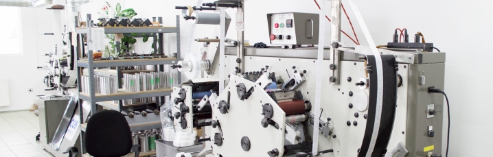 One of the main label printing methods. FLexographic printing explained. 